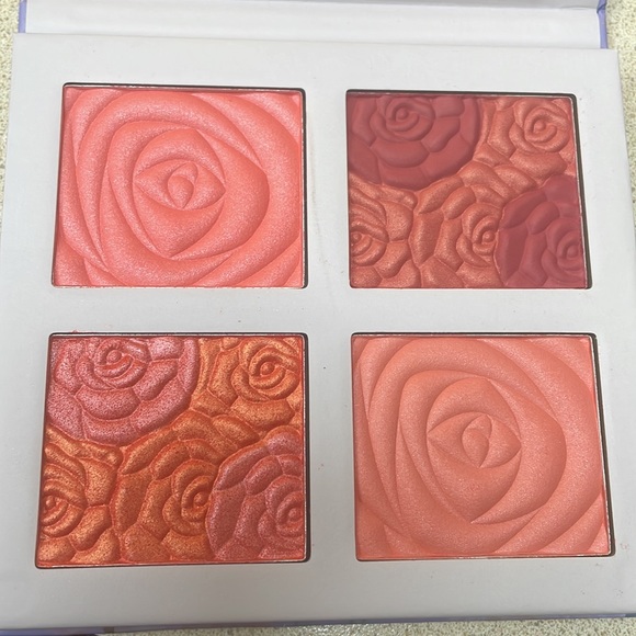 Eloise Beauty Makeup 3d Blush N Glow Palette Eloise Poshmark